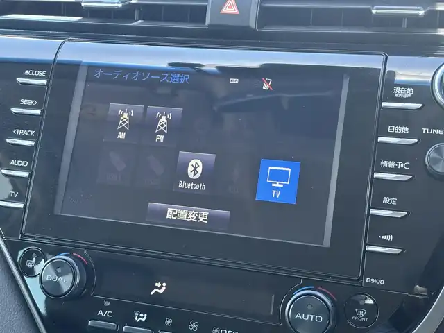 トヨタ カムリ WSレザーパッケージ 大分県 2019(令1)年 1.1万km シルバーマイカM ・純正ナビ(CD.DVD.USB.BT.SD.AUX)/・フルセグテレビ/・バックカメラ/・ヘッドアップディスプレイ/・プリクラッシュセーフティ/・ブラインドスポットモニター/・コーナーセンサー/・ドライブレコーダー/・シートヒーター/・パワーシート/・ステアリングリモコン/・パドルシフト/・オートハイビーム/・オートライト/・ブレーキホールド/・スマートキー/・プッシュスタートボタン