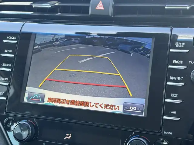 トヨタ カムリ WSレザーパッケージ 大分県 2019(令1)年 1.1万km シルバーマイカM ・純正ナビ(CD.DVD.USB.BT.SD.AUX)/・フルセグテレビ/・バックカメラ/・ヘッドアップディスプレイ/・プリクラッシュセーフティ/・ブラインドスポットモニター/・コーナーセンサー/・ドライブレコーダー/・シートヒーター/・パワーシート/・ステアリングリモコン/・パドルシフト/・オートハイビーム/・オートライト/・ブレーキホールド/・スマートキー/・プッシュスタートボタン
