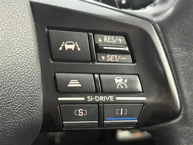 スバル レヴォーグ 1．6GT－S アイサイト 愛知県 2014(平26)年 6.5万km パール SDナビ/・フルセグTV/・AM/FM/・Bluetooth/・DVD/・AUX/アイサイト/クルーズコントロール/パドルシフト/ETC/パワーシート/バックカメラ/ステリングスイッチ/横滑り防止装置/アイドリングストップ/レーンキープアシスト/スマートキー/純正18インチアルミホイール