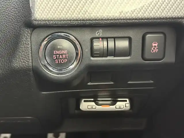 スバル レヴォーグ 1．6GT－S アイサイト 愛知県 2014(平26)年 6.5万km パール SDナビ/・フルセグTV/・AM/FM/・Bluetooth/・DVD/・AUX/アイサイト/クルーズコントロール/パドルシフト/ETC/パワーシート/バックカメラ/ステリングスイッチ/横滑り防止装置/アイドリングストップ/レーンキープアシスト/スマートキー/純正18インチアルミホイール