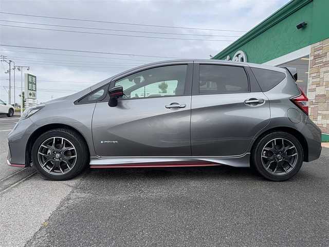 日産 ノート e－パワーニスモ S ブラックLTD 徳島県 2020(令2)年 1.6万km ブリリアントシルバー アルパインワイドナビ/（Bluetooth/フルセグ/CD/DVD/SD）/エマージェンシーブレーキ/アラウンドビューモニター/スマートルームミラー/前後コーナーセンサー/レーダークルーズコントロール/LEDヘッドライト/レーンアシスト/プッシュスタート/スマートキー/スペアキー