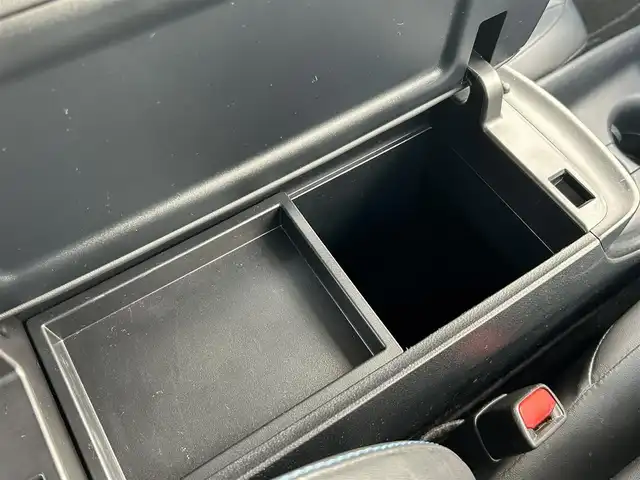 トヨタ プリウス S ツーリングセレクション 群馬県 2018(平30)年 7.6万km ホワイトパールクリスタルシャイン モデリスタフルエアロ/純正9インチナビ【NSZT-Y66T】/Bluetooth/AM/FM/HDMI/CD/DVD/フルセグテレビ/プリクラッシュセーフティ/レーンディパーチャーアラート/クリアランスソナー/レーダークルーズコントロール/LEDヘッドライト&LEDフォグ/バックカメラ/D/N席シートヒーター/ETC/純正フロアマット/トノカバー/スマートキー/純正17インチAW/保証書/取扱説明書