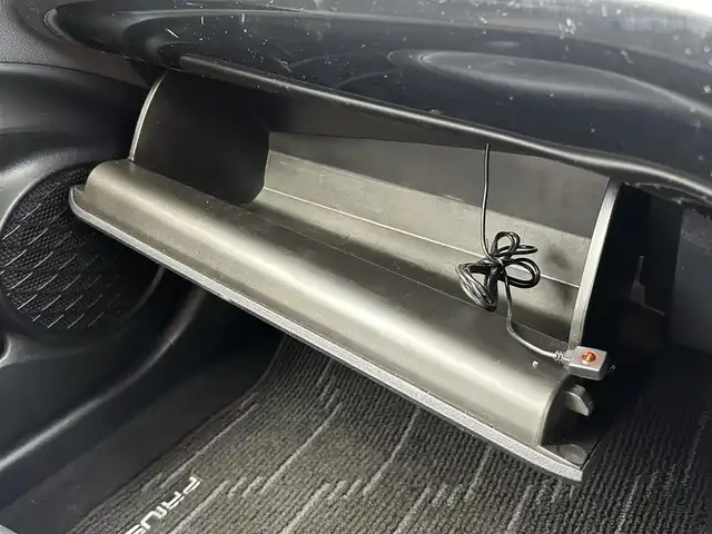 トヨタ プリウス S ツーリングセレクション 群馬県 2018(平30)年 7.6万km ホワイトパールクリスタルシャイン モデリスタフルエアロ/純正9インチナビ【NSZT-Y66T】/Bluetooth/AM/FM/HDMI/CD/DVD/フルセグテレビ/プリクラッシュセーフティ/レーンディパーチャーアラート/クリアランスソナー/レーダークルーズコントロール/LEDヘッドライト&LEDフォグ/バックカメラ/D/N席シートヒーター/ETC/純正フロアマット/トノカバー/スマートキー/純正17インチAW/保証書/取扱説明書