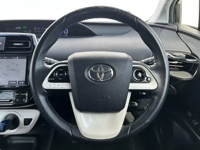 トヨタ プリウス S ツーリングセレクション 群馬県 2018(平30)年 7.6万km ホワイトパールクリスタルシャイン モデリスタフルエアロ/純正9インチナビ【NSZT-Y66T】/Bluetooth/AM/FM/HDMI/CD/DVD/フルセグテレビ/プリクラッシュセーフティ/レーンディパーチャーアラート/クリアランスソナー/レーダークルーズコントロール/LEDヘッドライト&LEDフォグ/バックカメラ/D/N席シートヒーター/ETC/純正フロアマット/トノカバー/スマートキー/純正17インチAW/保証書/取扱説明書