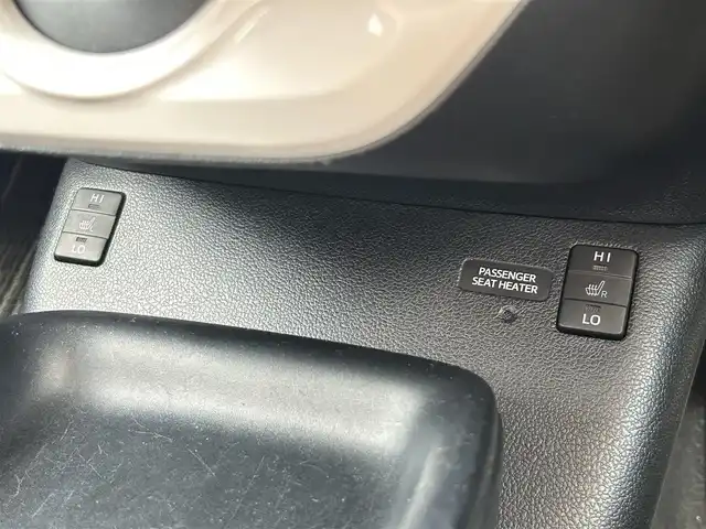 トヨタ プリウス S ツーリングセレクション 群馬県 2018(平30)年 7.6万km ホワイトパールクリスタルシャイン モデリスタフルエアロ/純正9インチナビ【NSZT-Y66T】/Bluetooth/AM/FM/HDMI/CD/DVD/フルセグテレビ/プリクラッシュセーフティ/レーンディパーチャーアラート/クリアランスソナー/レーダークルーズコントロール/LEDヘッドライト&LEDフォグ/バックカメラ/D/N席シートヒーター/ETC/純正フロアマット/トノカバー/スマートキー/純正17インチAW/保証書/取扱説明書