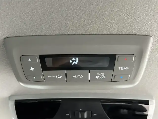 ホンダ ステップワゴン スパーダ クルスピセンシング 鹿児島県 2021(令3)年 1.8万km プレミアムスパークルブラックパール 純正ナビ【ＶＸＵ－２０７ＳＷｉ】　/バックカメラ　/ホンダセンシング　/純正フリップダウンモニター　/革巻きステアリング　/パドルシフト　/ステアリングリモコン　/電動格納ミラー　/サンシェード　/ＥＴＣ　/禁煙車