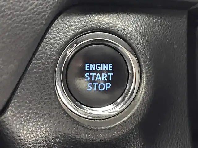 トヨタ ＲＡＶ４ G Zパッケージ 福岡県 2019(令1)年 8.9万km ホワイトパールクリスタルシャイン ワンオーナー　/純正ナビNSZT-Y68T（ＣＤ・ＤＶＤ・フルセグ・ＢＴ）/バックカメラ　/ビルトインＥＴＣ　/前後クリアランスソナー　/パワーバックドア　/トヨタセーフティーセンス/・プリクラッシュセーフティ/・レーンキープアシスト/・ロードサインアシスト/・ブラインドスポットモニター/・駐車時支援パーキングサポートシステム/・オートハイビーム/・アダブティブクルーズコントロール/横滑り防止/ダウンヒルアシスト/前席シートヒーター　/運転席パワーシート　/シートメモリー/ステアリングヒーター/電動パーキングブレーキ/ブレーキホールド/純正フロアマット/純正19インチAW/オートライト/LEDヘッドライト/スマートキー/プッシュスタート/スペアキー1本/保証書/取扱説明書