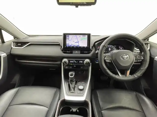 トヨタ ＲＡＶ４ G Zパッケージ 福岡県 2019(令1)年 8.9万km ホワイトパールクリスタルシャイン ワンオーナー　/純正ナビNSZT-Y68T（ＣＤ・ＤＶＤ・フルセグ・ＢＴ）/バックカメラ　/ビルトインＥＴＣ　/前後クリアランスソナー　/パワーバックドア　/トヨタセーフティーセンス/・プリクラッシュセーフティ/・レーンキープアシスト/・ロードサインアシスト/・ブラインドスポットモニター/・駐車時支援パーキングサポートシステム/・オートハイビーム/・アダブティブクルーズコントロール/横滑り防止/ダウンヒルアシスト/前席シートヒーター　/運転席パワーシート　/シートメモリー/ステアリングヒーター/電動パーキングブレーキ/ブレーキホールド/純正フロアマット/純正19インチAW/オートライト/LEDヘッドライト/スマートキー/プッシュスタート/スペアキー1本/保証書/取扱説明書
