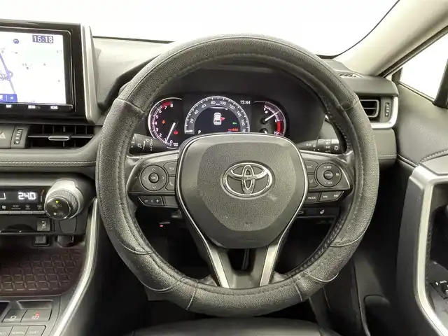 トヨタ ＲＡＶ４ G Zパッケージ 福岡県 2019(令1)年 8.9万km ホワイトパールクリスタルシャイン ワンオーナー　/純正ナビNSZT-Y68T（ＣＤ・ＤＶＤ・フルセグ・ＢＴ）/バックカメラ　/ビルトインＥＴＣ　/前後クリアランスソナー　/パワーバックドア　/トヨタセーフティーセンス/・プリクラッシュセーフティ/・レーンキープアシスト/・ロードサインアシスト/・ブラインドスポットモニター/・駐車時支援パーキングサポートシステム/・オートハイビーム/・アダブティブクルーズコントロール/横滑り防止/ダウンヒルアシスト/前席シートヒーター　/運転席パワーシート　/シートメモリー/ステアリングヒーター/電動パーキングブレーキ/ブレーキホールド/純正フロアマット/純正19インチAW/オートライト/LEDヘッドライト/スマートキー/プッシュスタート/スペアキー1本/保証書/取扱説明書