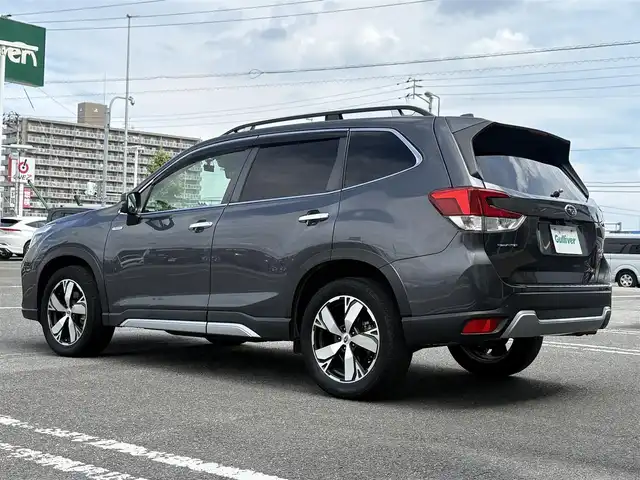 スバル フォレスター ハイブリッド アドバンス 徳島県 2021(令3)年 4.6万km マグネタイトグレーメタリック 社外SD７型ナビ　CN-RE07D/（ラジオ/DISC/USB/SD/フルセグ/BT/iPod）/バックカメラ/デジタルインナーミラー/ブラインドスポットモニター/追従式クルーズコントロール/ハーフレザーシート/D/N席パワーシート/シートメモリ/D/N席シートヒーター/ステアリングヒーター/サイド/フロントカメラ/前後ドライブレコーダー/アイサイト/オートブレーキホールド/メモリーハイトスイッチ/パドルシフト/コーナーセンサー
