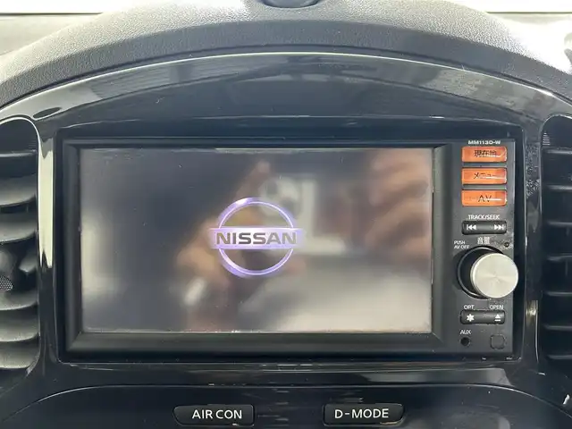 日産 ジューク 15RX タイプV 佐賀県 2013(平25)年 9.2万km メローゴールド 純正ディーラーオプション7インチナビ(MM113D-W)/バックカメラ/ワンセグテレビ/CD/SD/AUX/FM.AM/ETC/電動ミラー/純正フロアマット/純正ドアバイザー/プッシュスタート/スマートキー×2/保証書/取扱説明書