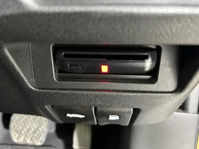 日産 ジューク 15RX タイプV 佐賀県 2013(平25)年 9.2万km メローゴールド 純正ディーラーオプション7インチナビ(MM113D-W)/バックカメラ/ワンセグテレビ/CD/SD/AUX/FM.AM/ETC/電動ミラー/純正フロアマット/純正ドアバイザー/プッシュスタート/スマートキー×2/保証書/取扱説明書