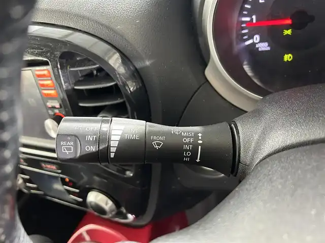 日産 ジューク 15RX タイプV 佐賀県 2013(平25)年 9.2万km メローゴールド 純正ディーラーオプション7インチナビ(MM113D-W)/バックカメラ/ワンセグテレビ/CD/SD/AUX/FM.AM/ETC/電動ミラー/純正フロアマット/純正ドアバイザー/プッシュスタート/スマートキー×2/保証書/取扱説明書