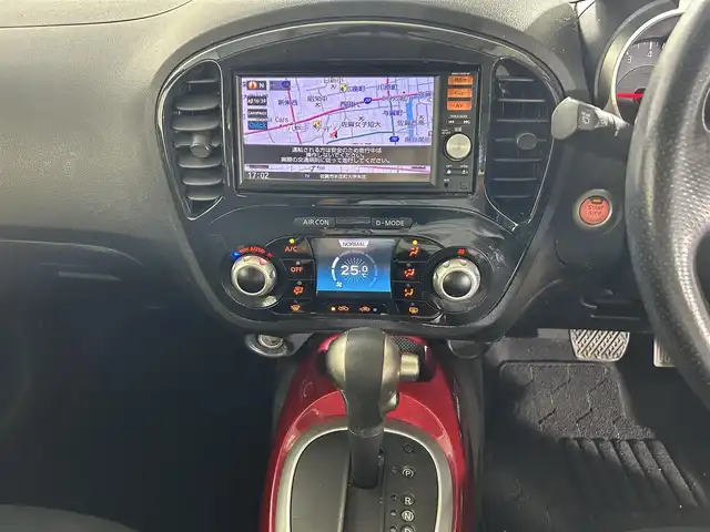 日産 ジューク 15RX タイプV 佐賀県 2013(平25)年 9.2万km メローゴールド 純正ディーラーオプション7インチナビ(MM113D-W)/バックカメラ/ワンセグテレビ/CD/SD/AUX/FM.AM/ETC/電動ミラー/純正フロアマット/純正ドアバイザー/プッシュスタート/スマートキー×2/保証書/取扱説明書