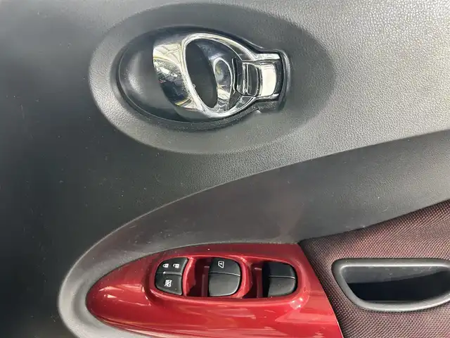 日産 ジューク 15RX タイプV 佐賀県 2013(平25)年 9.2万km メローゴールド 純正ディーラーオプション7インチナビ(MM113D-W)/バックカメラ/ワンセグテレビ/CD/SD/AUX/FM.AM/ETC/電動ミラー/純正フロアマット/純正ドアバイザー/プッシュスタート/スマートキー×2/保証書/取扱説明書