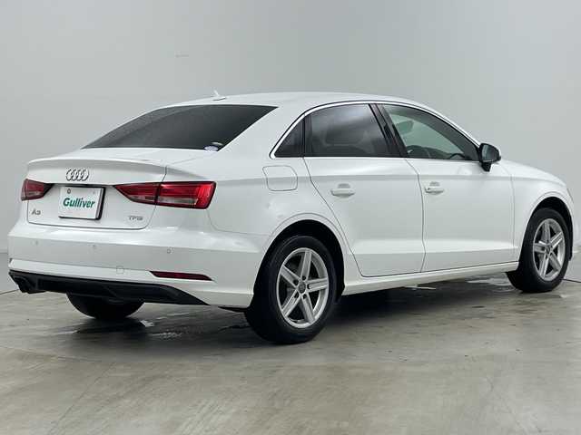 アウディ Ａ３ セダン 1．4 TFSI 道央・札幌 2018(平30)年 10.4万km 白 ・ワンオーナー/・純正ナビ&CD&SD&BT&TV&AUX/・バックカメラ/・ACC/・Audiサイドアシスト/・パーキングエイド/・ビルトインETC/・ドアミラーヒーター/・アイドリングストップ/・オートライト/・オートハイビーム/・純正16インチAW