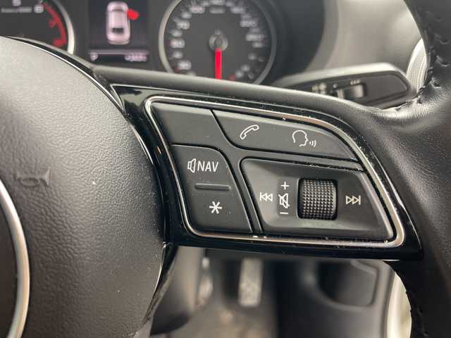 アウディ Ａ３ セダン 1．4 TFSI 道央・札幌 2018(平30)年 10.4万km 白 ・ワンオーナー/・純正ナビ&CD&SD&BT&TV&AUX/・バックカメラ/・ACC/・Audiサイドアシスト/・パーキングエイド/・ビルトインETC/・ドアミラーヒーター/・アイドリングストップ/・オートライト/・オートハイビーム/・純正16インチAW