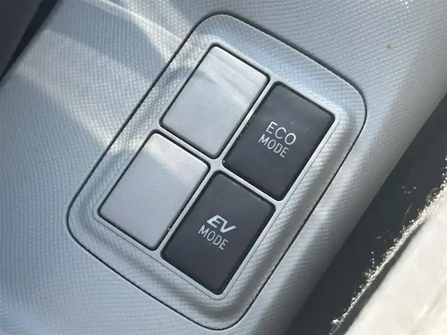 トヨタ アクア S 福岡県 2013(平25)年 11.8万km イエロー 純正ナビ/Bluetooth/フルセグTV/オートライト/ドアバイザー/取扱説明書/保証書/ETC