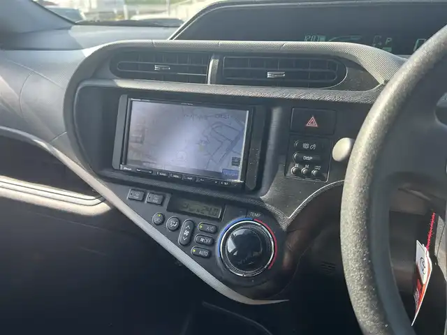 トヨタ アクア S 福岡県 2013(平25)年 11.8万km イエロー 純正ナビ/Bluetooth/フルセグTV/オートライト/ドアバイザー/取扱説明書/保証書/ETC