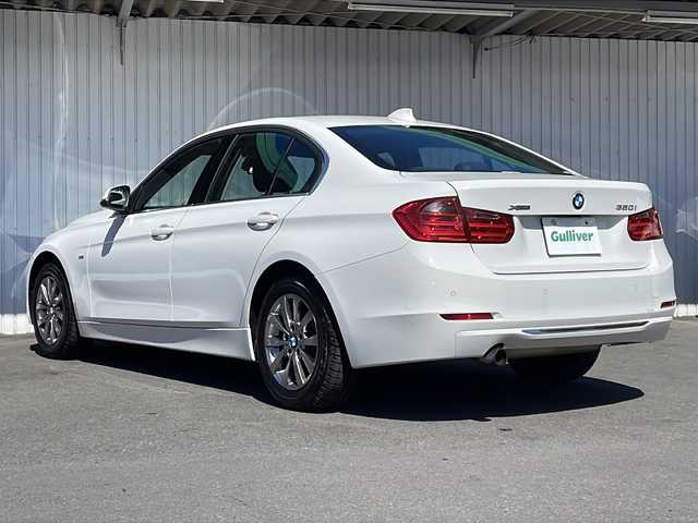 ＢＭＷ ３２０ｉ xDrive ラグジュアリー 長野県 2013(平25)年 8.4万km アルピンホワイトⅢ ４WD/ディーゼルターボ/純正ナビ　Bluetooth/バックカメラ/ブラックレザーシート/純正16インチアルミホイール/225/50/17　サマータイヤ積込有/パワーシート/スマートキー/スペアキー/本革ステアリング/クルーズコントロール/オートライト/オートマチックハイビーム