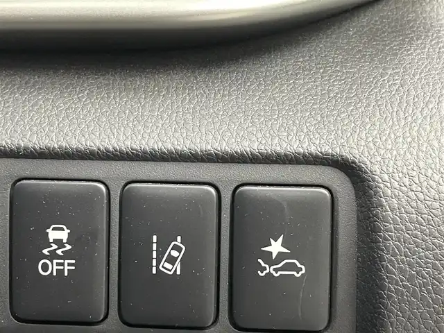 三菱 エクリプス クロス ＰＨＥＶ G 愛知県 2021(令3)年 2.6万km ホワイトダイヤモンド 純正7インチナビ/・Bluetooth/フルセグ/CD/DVD/USB/バックカメラ/e-アシスト(衝突回避支援パッケージ)/・衝突被害軽減ブレーキシステム/・車線逸脱警報システム/・レーダークルーズコントロール/・オートマチックハイビーム/・誤発進抑制機能/・後側方/後退時車両検知警報システム/電動パーキングブレーキ/ブレーキオートホールド/ヘッドアップディスプレイ/運転席パワーシート/前席シートヒーター/ステアリングヒーター/AC1500W電源/LEDヘッドランプ/LEDフォグランプ/パドルシフト/前後ドライブレコーダー