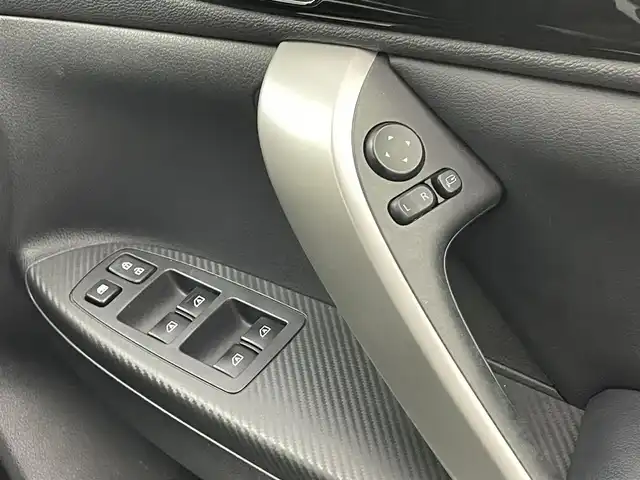 三菱 エクリプス クロス ＰＨＥＶ G 愛知県 2021(令3)年 2.6万km ホワイトダイヤモンド 純正7インチナビ/・Bluetooth/フルセグ/CD/DVD/USB/バックカメラ/e-アシスト(衝突回避支援パッケージ)/・衝突被害軽減ブレーキシステム/・車線逸脱警報システム/・レーダークルーズコントロール/・オートマチックハイビーム/・誤発進抑制機能/・後側方/後退時車両検知警報システム/電動パーキングブレーキ/ブレーキオートホールド/ヘッドアップディスプレイ/運転席パワーシート/前席シートヒーター/ステアリングヒーター/AC1500W電源/LEDヘッドランプ/LEDフォグランプ/パドルシフト/前後ドライブレコーダー