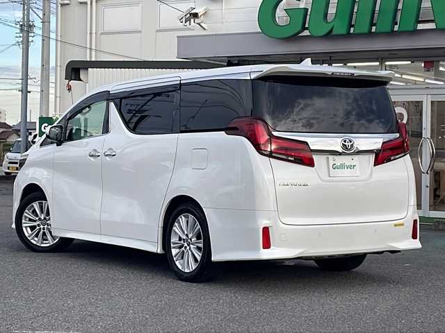 トヨタ アルファード S 愛知県 2020(令2)年 8.2万km ホワイトパールクリスタルシャイン /禁煙車//ワンオーナー//サンルーフ//純正18AW//純正ディスプレイオーディオ//BT/Miracast/フルセグ//バックカメラ//両側パワースライドドア//ビルトインETC//前方ドライブレコーダー//オットマン//シートヒーター//エアシート//ACC/LTA/PKSB/PCS/RSA//先行車発進告知//盗難防止装置//横滑り防止装置//LEDオートライト//オートマチックハイビーム//フォグランプ//電子制御パーキングブレーキ//ブレーキホールド//本革巻きステアリング//ステアリングスイッチ//フロアマット//ドアバイザー//新車時保証書//取扱説明書//サマータイヤ付き純正AW積込