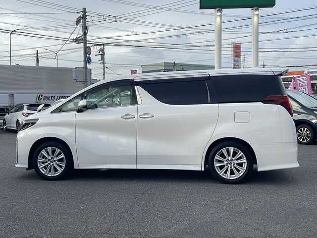 トヨタ アルファード S 愛知県 2020(令2)年 8.2万km ホワイトパールクリスタルシャイン /禁煙車//ワンオーナー//サンルーフ//純正18AW//純正ディスプレイオーディオ//BT/Miracast/フルセグ//バックカメラ//両側パワースライドドア//ビルトインETC//前方ドライブレコーダー//オットマン//シートヒーター//エアシート//ACC/LTA/PKSB/PCS/RSA//先行車発進告知//盗難防止装置//横滑り防止装置//LEDオートライト//オートマチックハイビーム//フォグランプ//電子制御パーキングブレーキ//ブレーキホールド//本革巻きステアリング//ステアリングスイッチ//フロアマット//ドアバイザー//新車時保証書//取扱説明書//サマータイヤ付き純正AW積込