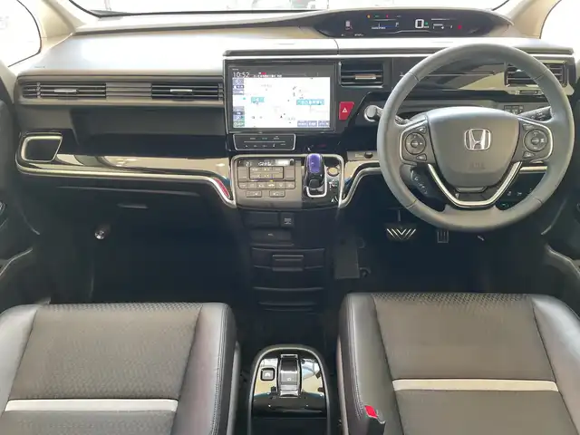 ホンダ ステップワゴン ハイブリッドモデューロX ホンダセンシング 埼玉県 2019(平31)年 4.8万km オブシダンブルーパール ホンダセンシング/フリップダウンモニター/純正SDナビ/　　BT/CD/DVD/フルセグ/マルチビューモニター/両側パワースライドドア/アダプティブクルーズコントロール/LEDオートライト/ハーフレザーシート/シートヒーター/純正16インチアルミホイール/ETC2.0