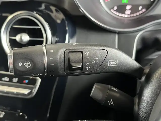 メルセデス・ベンツ ＧＬＣ２２０ d 4マチックスポーツ 山形県 2019(平31)年 5.5万km オブシディアンブラック 純正ナビ/360°カメラ/フルセグTV/レーダーセーフティパッケージ/レーンキープアシスト/ブラインドスポットモニター/アクティブステアリングアシスト/ルーフレール/電動リアゲート/キーレスゴー/ヘッドアップディスプレイ/ハーフレザーシート/シートヒーター/パワーシート