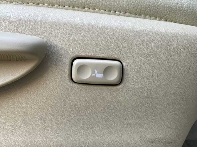 トヨタ ランドクルーザー プラド TZ 鳥取県 2014(平26)年 11.1万km 黒 ＬＥＤ/ＳＤナビ/バックカメラ/フルセグＴＶ/フリップダウン/クルーズコントロール/ＥＴＣ　/シートカバー/ヘッドライトウォッシャー/ルーフレール/ウッドコンビハンドル/ＵＳＢ/スマートキー