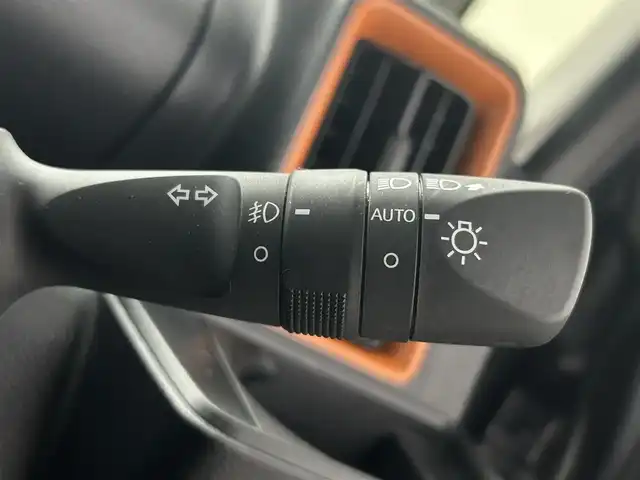 ダイハツ タント ファンクロス 埼玉県 2023(令5)年 1.6万km クロムグレーメタリック 純正ディスプレイオーディオ　フルセグＴＶ　Ｂｌｕｅｔｏｏｔｈ　ＨＤＭＩ　バックカメラ　両側パワースライドドア ウェルカムオープン機能 シートヒーター　ルーフレール　コーナーセンサー　ＬＥＤヘッドライト