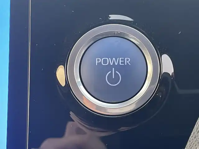 トヨタ ヴォクシー ハイブリッド S－Z 岡山県 2022(令4)年 4.4万km アティチュードブラックマイカ 登録時走行距離43150km/快適利便パッケージ/・パワーバックドア/・オットマン/・シートヒーター/・ハンズフリーパワースライドドア/・ステアリングヒーター/モデリスタフルエアロ/純正10.5インチナビ/フルセグTV/（AM.FM.TV.CD.DVD.BT）/バックカメラ/ETC2.0/トヨタセーフティセンス/レーダークルーズコントロール/プリクラッシュセーフティ/レーンキープアシスト/横滑り防止装置/オートマチックハイビーム/クリアランスソナー/ハーフレザーシート/純正17インチAW