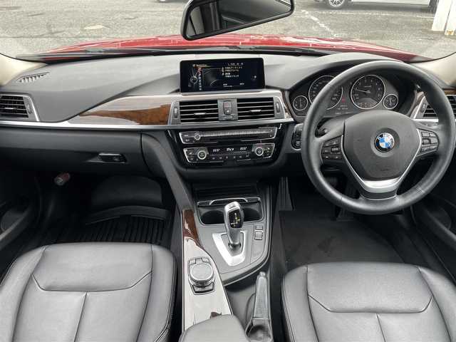 ＢＭＷ ３２０ｉ xDrive ツーリング ラグジュアリー 千葉県 2016(平28)年 6.1万km メルボルンレッド 黒レザーシート/インテリジェントセイフティ/レーンチェンジウォーニング/レーンディパーチャーウォーニング/純正HDDナビ/・CD/DVD/MSV/Bluetooth/バックカメラ/前席パワーシート/前席シートヒーター/スマートキー/ハンズフリーパワーバックドア/アダプティブクルーズコントロール/ルーフレール/コーナーセンサー/純正前後ドライブレコーダー/純正ルームミラー内臓ETC/純正LEDヘッドライト/フォグランプ/純正18インチアルミホイール/サイド＆カーテンエアバッグ/新車時保証書＆取扱説明書