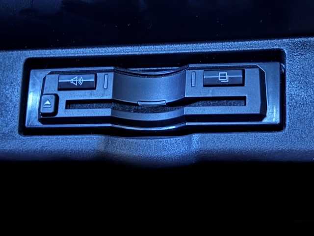トヨタ ハリアー プレミアム 福岡県 2019(令1)年 1.7万km スパークリングブラックパールクリスタルシャイン アルパイン９型ナビ　/バックカメラ　/レーダークルコン　/コーナーセンサー　/衝突被害軽減ブレーキ　/レーンキープ　/オートマチックハイビーム　/アイドリングストップ　/ＭＴモード付き　/パワーバックドア　/ハーフレザーシート　/パワーシート