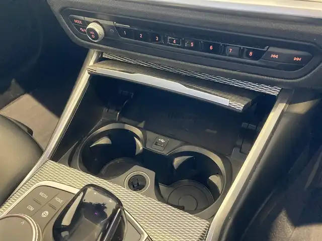 ＢＭＷ ３２０ｄ xDrive Mスポーツ 熊本県 2020(令2)年 5万km サファイアブラックP ハーフレザーシート/前席パワーシート/シートヒーター/ETC2.0/ワイヤレス充電/注意喚起アシスト/インテリジェントセーフティ/PDC自動起動/アクティブPDC緊急ブレーキ/パーキングアシスト/パワーバックドア/Aクルーズコントロール/前後ドライブレコーダー/フルセグTV/LEDヘッドライト/LEDフォグライト