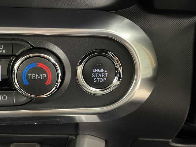 ダイハツ ロッキー プレミアム G 鹿児島県 2023(令5)年 0.9万km グレーⅡ 社外9インチナビ/（AM/FM/CD/DVD/Bluetooth）/フルセグテレビ/パノラミックビューモニター/ナビ連動ドライブレコーダー/オープンカントリータイヤ/レーダークルーズコントロール/シートヒーター/コーナーセンサー/ハーフレザーシート/LEDヘッドライト/ETC/HDMI/電動パーキング/オートホールド