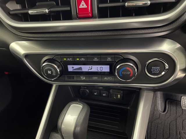 ダイハツ ロッキー プレミアム G 鹿児島県 2023(令5)年 0.9万km グレーⅡ 社外9インチナビ/（AM/FM/CD/DVD/Bluetooth）/フルセグテレビ/パノラミックビューモニター/ナビ連動ドライブレコーダー/オープンカントリータイヤ/レーダークルーズコントロール/シートヒーター/コーナーセンサー/ハーフレザーシート/LEDヘッドライト/ETC/HDMI/電動パーキング/オートホールド