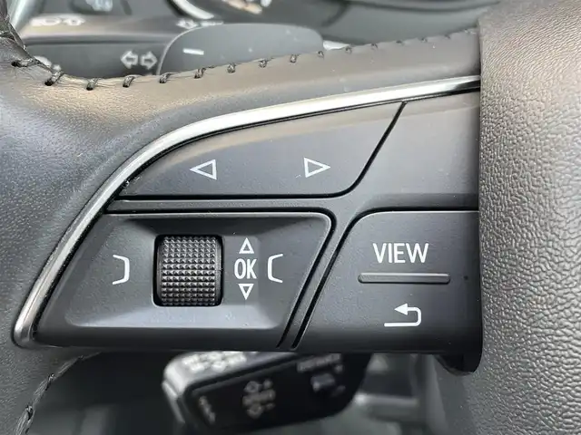 アウディ Ｑ５ 2.0TFSIクワトロ スポーツ エアサス 青森県 2018(平30)年 6.3万km ナノグレー/フロレットシルバーM /4WD/ターボ/黒革シート/純正エアサス /純正HDDナビ/ (フルセグTV/Bt/SD/DVD)/純正バックカメラ/バーチャルコックピット/アダプティブクルーズコントロール/前後バンパーソナー/パークアシスト/アイドリングストップ/パドルシフト/運転席メモリ付/　前席パワーシート/前席シートヒーター/革巻きステア/ノブ/シルバールーフレール/オートライトHID/オートワイパー/ヘットライトウオッシャー/パワーバックドア/純正ドアバイザー /純正フロアマット/社外18インチアルミホイール＋/　スタッドレスタイヤ積込/前方ドライブレコーダー(社外)/リア5面スモークフィルム/ETC/取扱説明書/新車時保証書