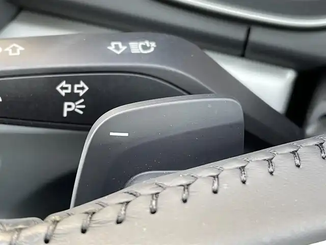 アウディ Ｑ５ 2.0TFSIクワトロ スポーツ エアサス 青森県 2018(平30)年 6.3万km ナノグレー/フロレットシルバーM /4WD/ターボ/黒革シート/純正エアサス /純正HDDナビ/ (フルセグTV/Bt/SD/DVD)/純正バックカメラ/バーチャルコックピット/アダプティブクルーズコントロール/前後バンパーソナー/パークアシスト/アイドリングストップ/パドルシフト/運転席メモリ付/　前席パワーシート/前席シートヒーター/革巻きステア/ノブ/シルバールーフレール/オートライトHID/オートワイパー/ヘットライトウオッシャー/パワーバックドア/純正ドアバイザー /純正フロアマット/社外18インチアルミホイール＋/　スタッドレスタイヤ積込/前方ドライブレコーダー(社外)/リア5面スモークフィルム/ETC/取扱説明書/新車時保証書