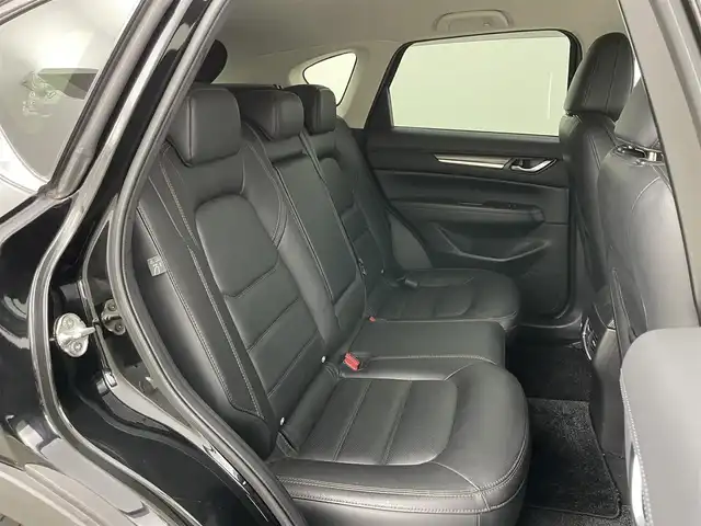 マツダ ＣＸ－５ XD Lパッケージ 岡山県 2017(平29)年 9万km ジェットブラックマイカ 純正メモリナビゲーション		/【フルセグ/Bluetooth/DVD】		/バックカメラ		/純正19inアルミホイール+サマータイヤ：装着		/レーダークルーズコントロール		/ビルトインETC		/LEDヘッドライト（AUTO機能付き）		/シートヒーター	/ステアリングヒーター/パワーバックドア/パワーシート	/横滑り防止機能		/衝突軽減システム		/車線逸脱防止システム				/スマートキー		/ステアリングスイッチ		/プッシュスタート		/コーナーセンサー		/フロアマット