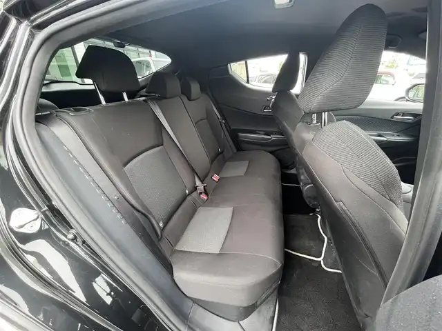 トヨタ Ｃ－ＨＲ S LEDエディション 愛媛県 2018(平30)年 11.7万km ブラックマイカ 禁煙車/登録時走行距離：116178km/純正ナビ/フルセグ/BT/DVD・CD/AM・FM/バックカメラ/衝突軽減システム/レーンキープアシスト/クルーズコントロール/ビルトインETC/LEDヘッドライト/プッシュスタート/前後ドライブレコーダー
