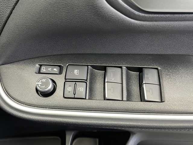 トヨタ ヴォクシー ハイブリッド S－Z 長野県 2023(令5)年 2万km ホワイトパールクリスタルシャイン 4WD/純正メモリナビ&フルセグTV&CD&DVD&USB&BT/トヨタセーフティセンス/アダプティブクルーズコントロール/レーンディパーチャーアラート/プリクラッシュセーフティ/クリアランスソナー/プロアクティブドライビングアシスト/パーキングサポートブレーキ/ロードサインアシスト/オートマチックハイビーム/寒冷地仕様/フロントワイパーデアイサー/社外前後ドライブレコーダー/両側パワースライドドア/ハーフレザーシート/前席シートヒーター/2列目サンシェード/ウォークスルー/バックカメラ/ビルトインETC2.0/LEDヘッドライト/オートライト/電動格納ミラー/ウィンカーミラー/電動ホールド/オートホールド/純正16インチAW装着/純正フロアマット/プッシュスタート/スマートキー
