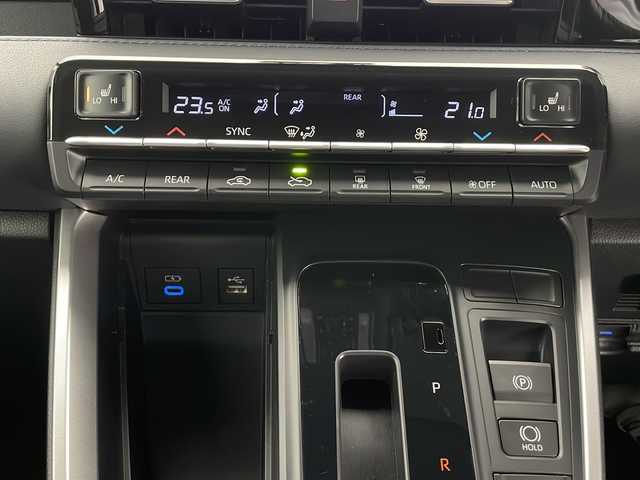 トヨタ ヴォクシー ハイブリッド S－Z 長野県 2023(令5)年 2万km ホワイトパールクリスタルシャイン 4WD/純正メモリナビ&フルセグTV&CD&DVD&USB&BT/トヨタセーフティセンス/アダプティブクルーズコントロール/レーンディパーチャーアラート/プリクラッシュセーフティ/クリアランスソナー/プロアクティブドライビングアシスト/パーキングサポートブレーキ/ロードサインアシスト/オートマチックハイビーム/寒冷地仕様/フロントワイパーデアイサー/社外前後ドライブレコーダー/両側パワースライドドア/ハーフレザーシート/前席シートヒーター/2列目サンシェード/ウォークスルー/バックカメラ/ビルトインETC2.0/LEDヘッドライト/オートライト/電動格納ミラー/ウィンカーミラー/電動ホールド/オートホールド/純正16インチAW装着/純正フロアマット/プッシュスタート/スマートキー