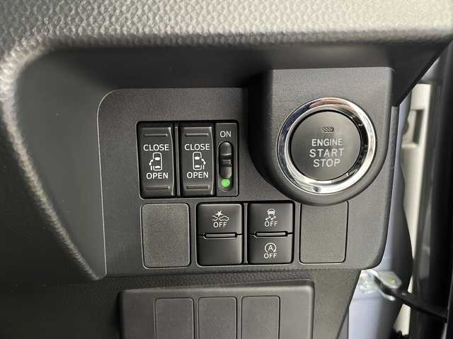 トヨタ ルーミー カスタムG S 栃木県 2017(平29)年 6.7万km ブライトシルバーM オーディオ/（FM/AM/CD/AUX/USB）/ドライブレコーダー/両側パワースライドドア/プリクラッシュブレーキ/クルーズコントロール/横滑り防止/アイドリングストップ/電動格納ミラー/マルチインフォメーションディスプレイ/ステアリングスイッチ/プッシュスタート/スマートキー/スペアキー１本/取扱説明書/新車時保証書