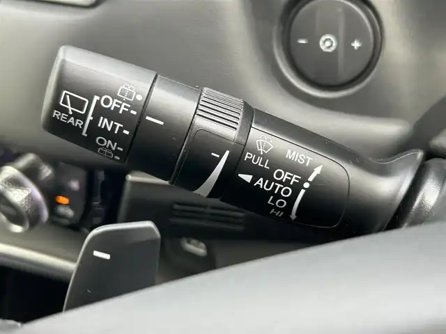 ホンダ ヴェゼル ハイブリッド 長崎県 2021(令3)年 3.9万km ベージュ 純正ナビ/Bluetooth/AM・FM/フルセグテレビ/USB/アダプティブクルーズコントロール/ドラレコ/パワーバックドア/LEDヘッドライト/ホンダセンシング/置くだけ充電/コーナーセンサー/ステアリングヒーター/シートヒーター/衝突被害軽減システム/ETC