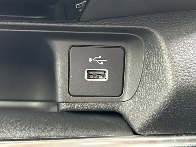 ホンダ ヴェゼル ハイブリッド 長崎県 2021(令3)年 3.9万km ベージュ 純正ナビ/Bluetooth/AM・FM/フルセグテレビ/USB/アダプティブクルーズコントロール/ドラレコ/パワーバックドア/LEDヘッドライト/ホンダセンシング/置くだけ充電/コーナーセンサー/ステアリングヒーター/シートヒーター/衝突被害軽減システム/ETC