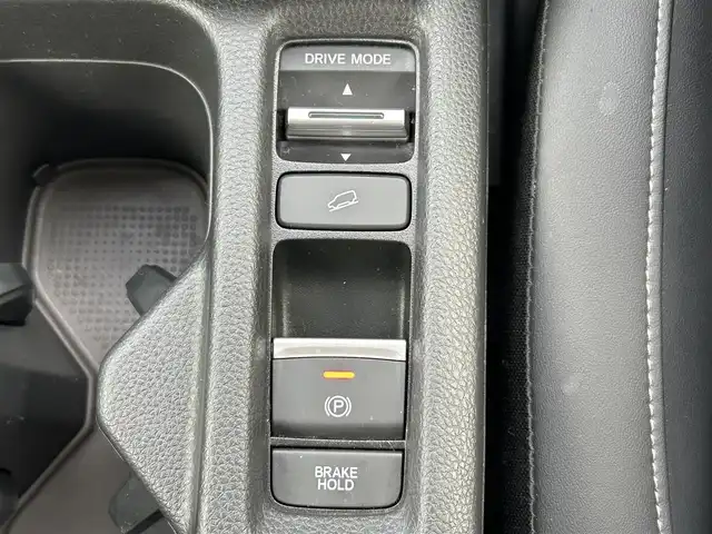 ホンダ ヴェゼル ハイブリッド 長崎県 2021(令3)年 3.9万km ベージュ 純正ナビ/Bluetooth/AM・FM/フルセグテレビ/USB/アダプティブクルーズコントロール/ドラレコ/パワーバックドア/LEDヘッドライト/ホンダセンシング/置くだけ充電/コーナーセンサー/ステアリングヒーター/シートヒーター/衝突被害軽減システム/ETC