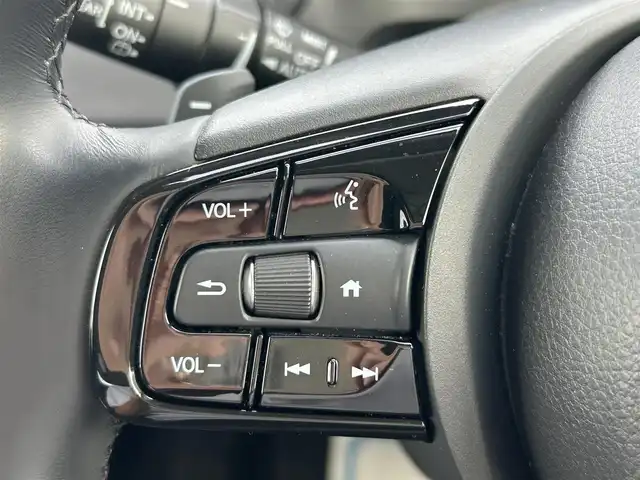 ホンダ ヴェゼル ハイブリッド 長崎県 2021(令3)年 3.9万km ベージュ 純正ナビ/Bluetooth/AM・FM/フルセグテレビ/USB/アダプティブクルーズコントロール/ドラレコ/パワーバックドア/LEDヘッドライト/ホンダセンシング/置くだけ充電/コーナーセンサー/ステアリングヒーター/シートヒーター/衝突被害軽減システム/ETC