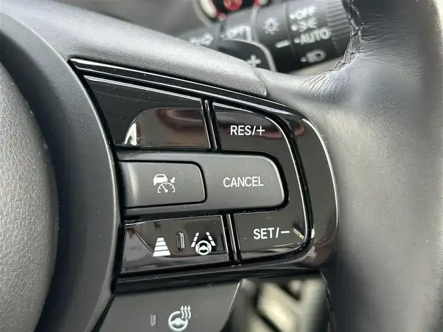 ホンダ ヴェゼル ハイブリッド 長崎県 2021(令3)年 3.9万km ベージュ 純正ナビ/Bluetooth/AM・FM/フルセグテレビ/USB/アダプティブクルーズコントロール/ドラレコ/パワーバックドア/LEDヘッドライト/ホンダセンシング/置くだけ充電/コーナーセンサー/ステアリングヒーター/シートヒーター/衝突被害軽減システム/ETC
